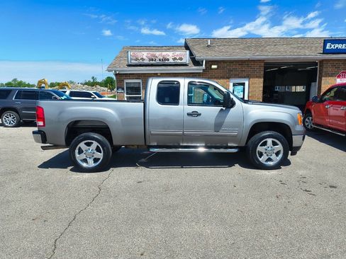 Used 2013 GMC Sierra 2500 SLE w/ SLE Preferred Package RWD image 2