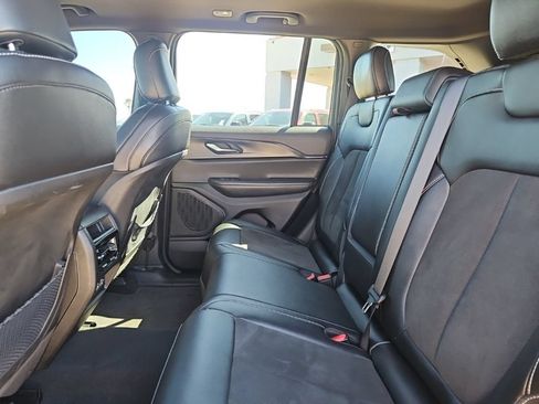 Certified 2023 Jeep Grand Cherokee Altitude AWD/4WD image 17