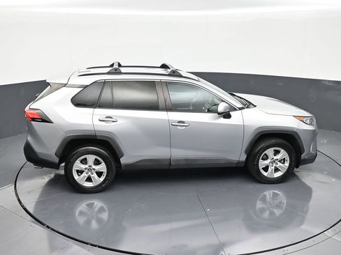 Used 2020 Toyota RAV4 XLE FWD image 17