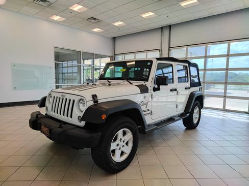 Used 2016 Jeep Wrangler Unlimited Sport w/ Quick Order Package 24S AWD/4WD image 7