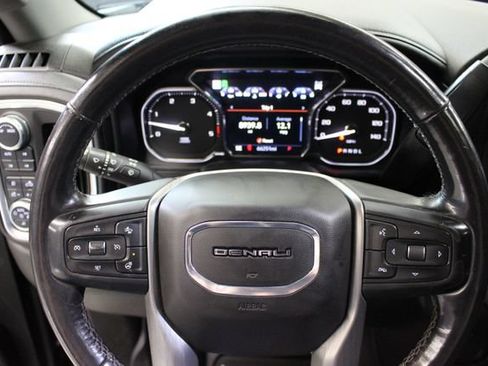 Used 2021 GMC Sierra 2500 Denali w/ Denali Black Diamond Edition AWD/4WD image 17