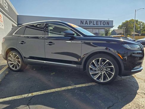 Used 2022 Lincoln Nautilus Reserve w/ Equipment Group 202A image 6