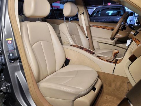 Used 2009 Mercedes-Benz E 350 E 350 Sedan 4D image 18