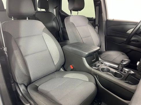 Used 2023 Chevrolet Traverse LT image 45