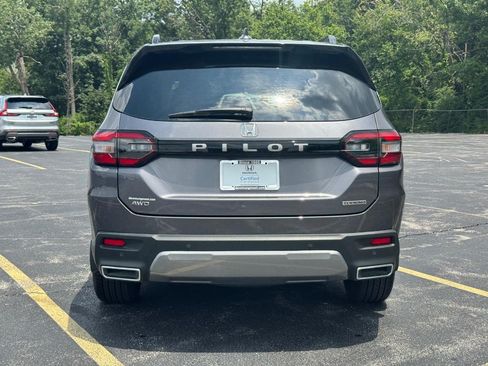 Certified 2026 Honda Pilot Touring image 6
