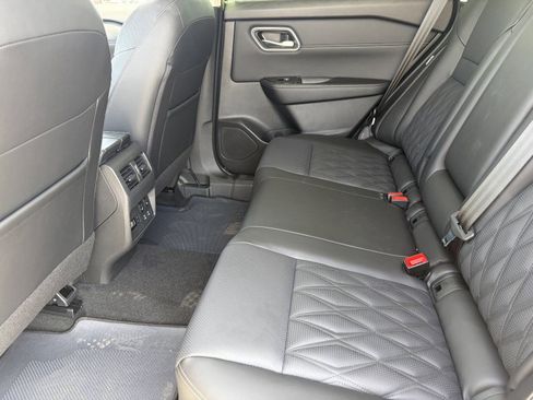 New 2026 Nissan Rogue Platinum w/ Platinum Premium Package AWD/4WD image 18