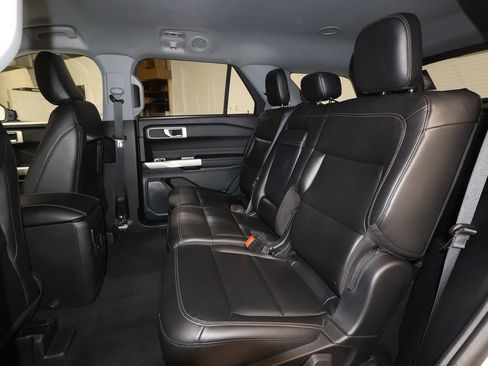 Used 2023 Ford Explorer XLT w/ Equipment Group 202A image 23