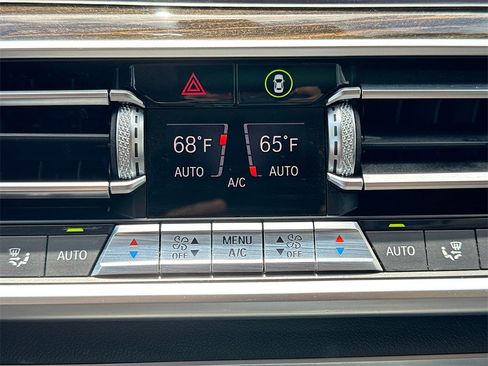 Used 2020 BMW X7 xDrive40i w/ Premium Package image 17