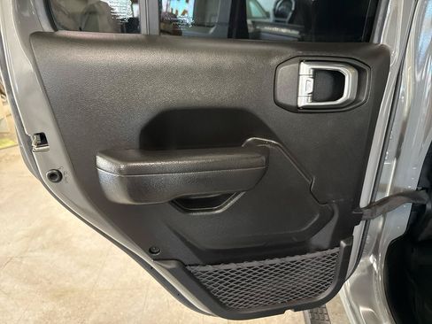 Used 2022 Jeep Wrangler Unlimited Sport AWD/4WD image 38