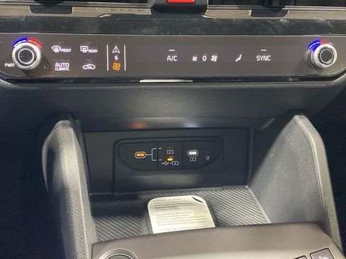New 2026 Kia Sportage EX FWD image 18