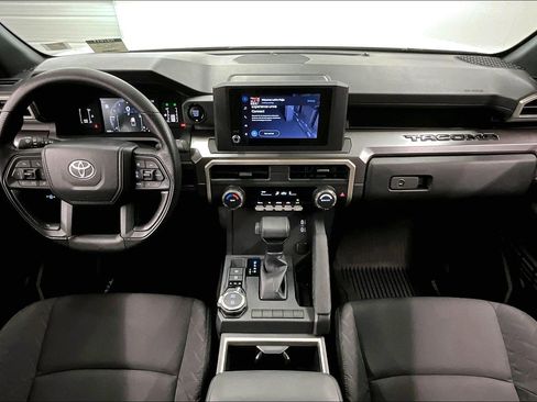 Used 2025 Toyota Tacoma SR5 AWD/4WD image 18