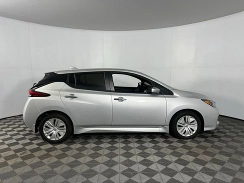 Used 2023 Nissan Leaf S image 5
