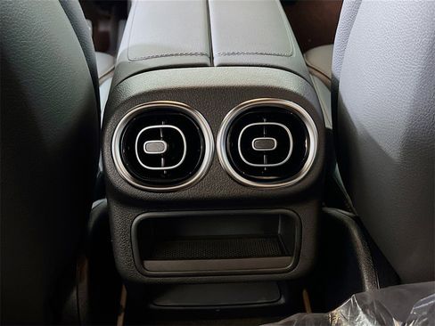 New 2025 Mercedes-Benz GLC 300 4MATIC image 25