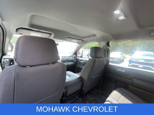 Certified 2022 Chevrolet Silverado 2500 Custom w/ Custom Value Package AWD/4WD image 13