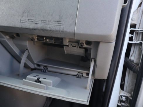 Used 2011 Ford E-250 and Econoline 250 w/ PWR Group image 26