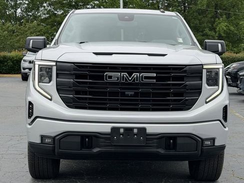 Used 2022 GMC Sierra 1500 Elevation w/ Elevation Premium Package AWD/4WD image 7