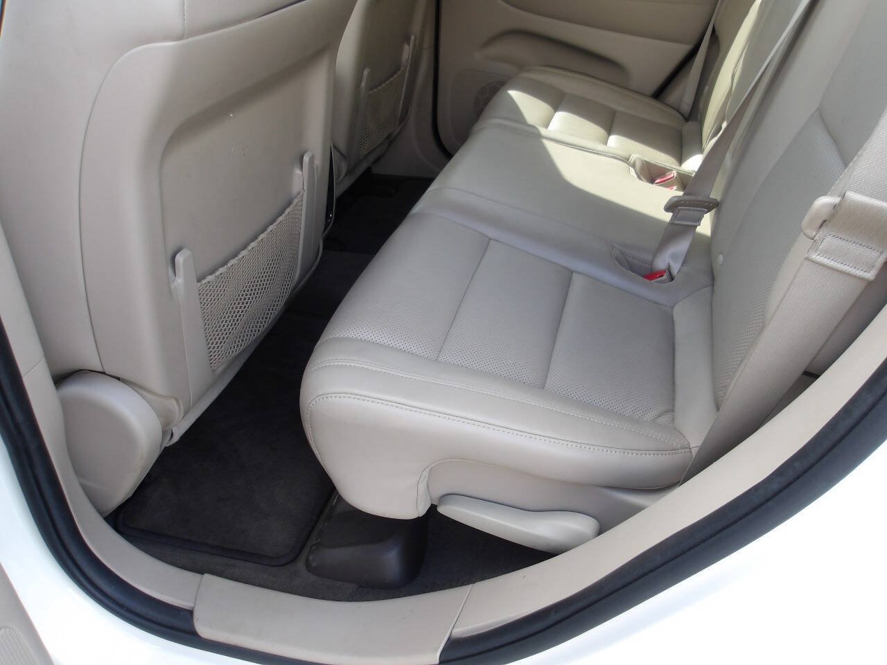 Used 2011 Jeep Grand Cherokee Overland AWD/4WD image 24