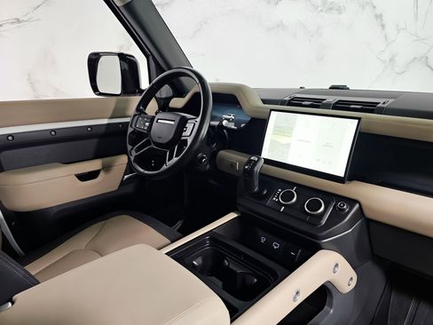 Used 2024 Land Rover Defender 130 X-Dynamic SE image 16