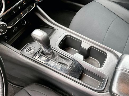 Used 2024 Nissan Sentra S image 17