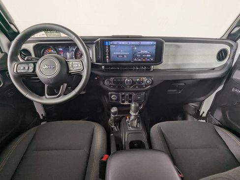Used 2025 Jeep Wrangler Unlimited Sport AWD/4WD image 15