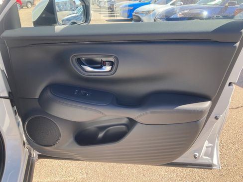 New 2025 Honda HR-V LX image 16