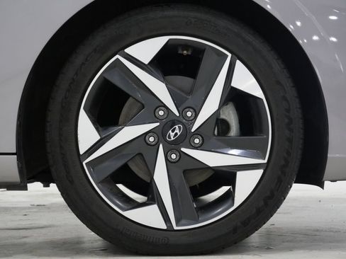 Used 2023 Hyundai Elantra SEL w/ Convenience Package FWD image 9