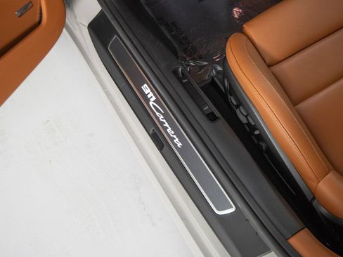 Certified 2025 Porsche 911 Carrera RWD image 21