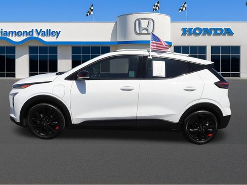 Used 2023 Chevrolet Bolt EUV LT w/ Convenience Package FWD image 8