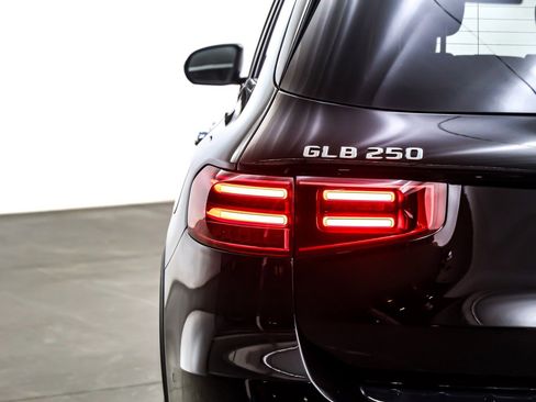 Used 2024 Mercedes-Benz GLB 250 image 14