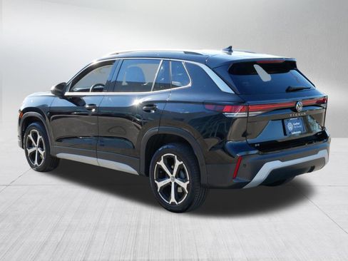 Used 2025 Volkswagen Tiguan SE AWD/4WD image 5