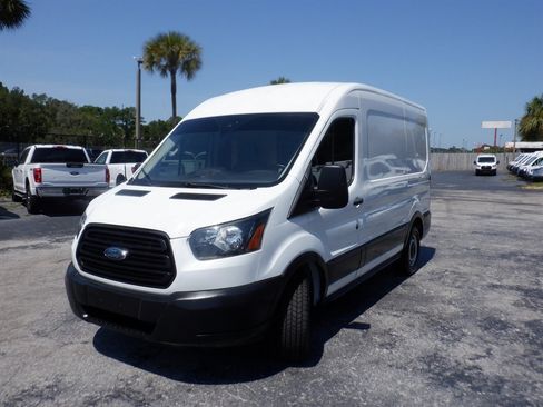 Used 2019 Ford Transit 150 130 Medium Roof RWD image 23