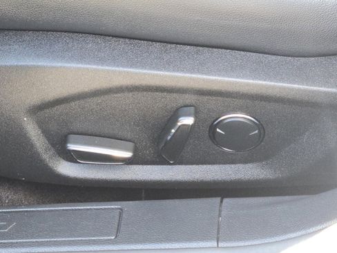 Used 2017 Ford Fusion SE w/ Fusion SE Technology Package image 35