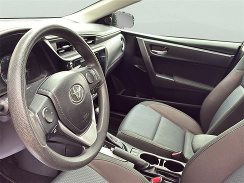 Used 2019 Toyota Corolla LE image 24