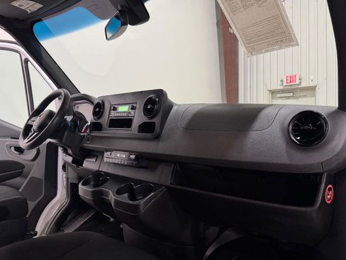 Used 2021 Mercedes-Benz Sprinter 3500 image 10
