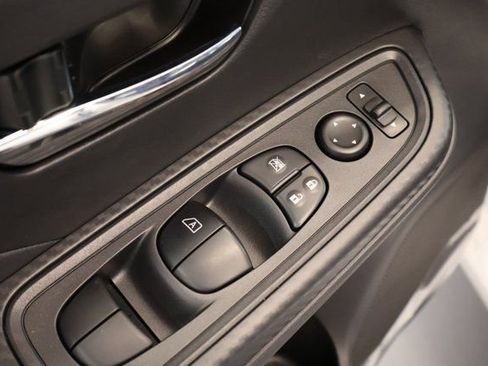 New 2025 Nissan Versa SV w/ Trunk Package image 10