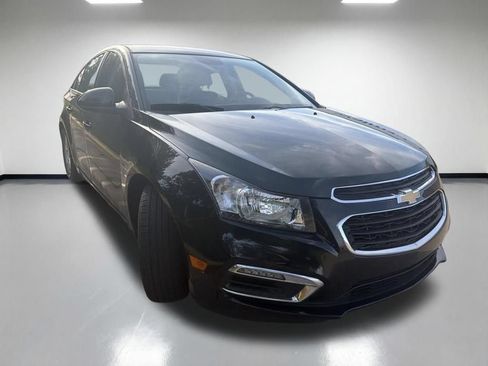 Used 2015 Chevrolet Cruze LT FWD image 2