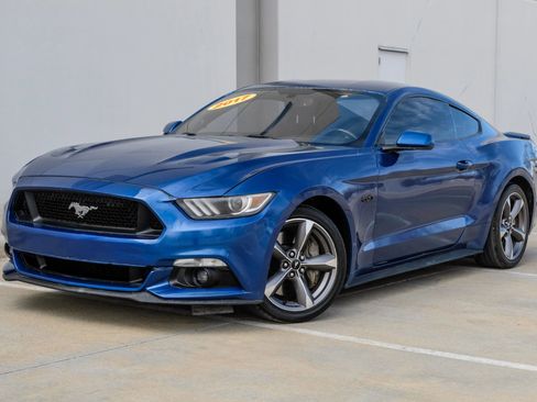 Used 2017 Ford Mustang GT RWD image 11