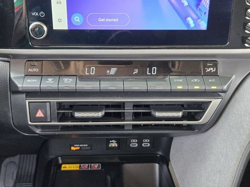Used 2025 Toyota Camry LE FWD image 13