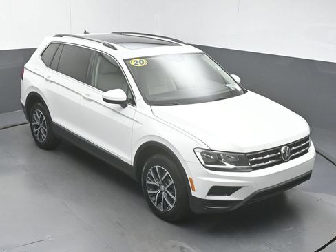 Used 2020 Volkswagen Tiguan SE FWD image 44