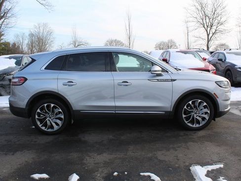 Certified 2022 Lincoln Nautilus Reserve image 2