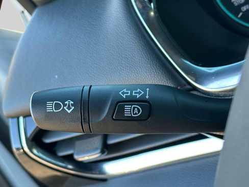 Used 2023 Chevrolet Traverse RS image 23