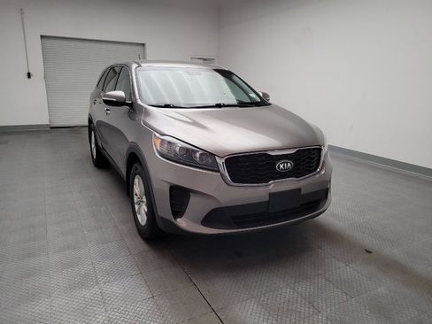 Used 2019 Kia Sorento LX image 14