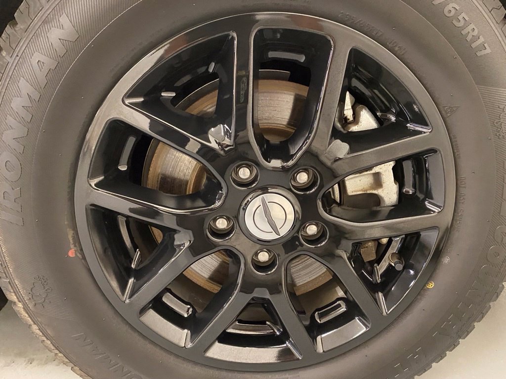 Used 2023 Chrysler Pacifica Touring-L FWD image 26