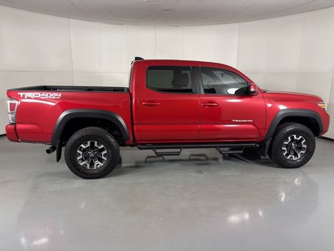 Used 2022 Toyota Tacoma TRD Off-Road w/ Technology Package image 11