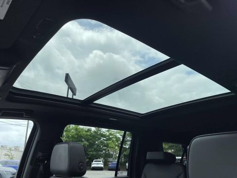 Used 2024 GMC Yukon XL Denali AWD/4WD image 16