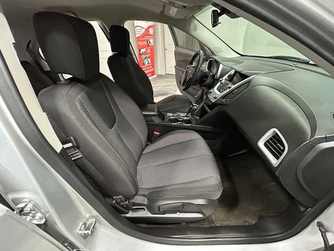 Used 2017 Chevrolet Equinox LS FWD image 36
