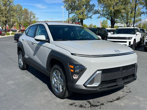 Certified 2026 Hyundai Kona SE image 4