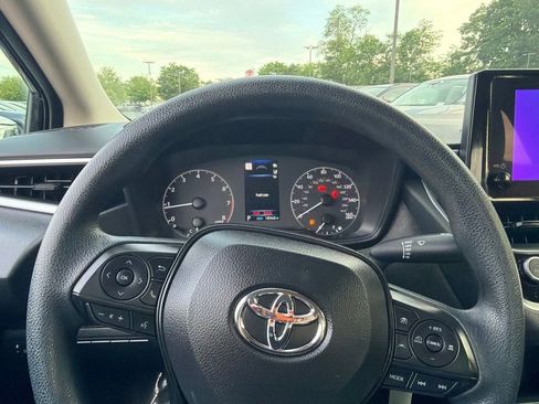 Used 2024 Toyota Corolla LE FWD image 22