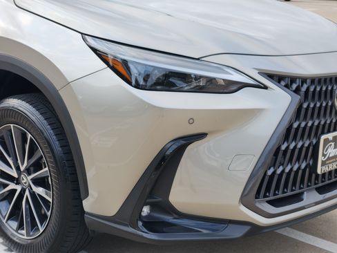 Used 2024 Lexus NX 250 FWD image 5