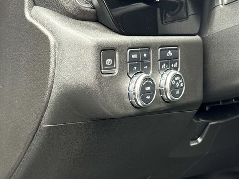 Used 2023 GMC Sierra 1500 Elevation image 12